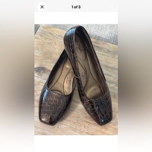 Life Style Brown Crocodile Embossed Square Toe Women's Flats US‎ 8W UK 6 EU 39